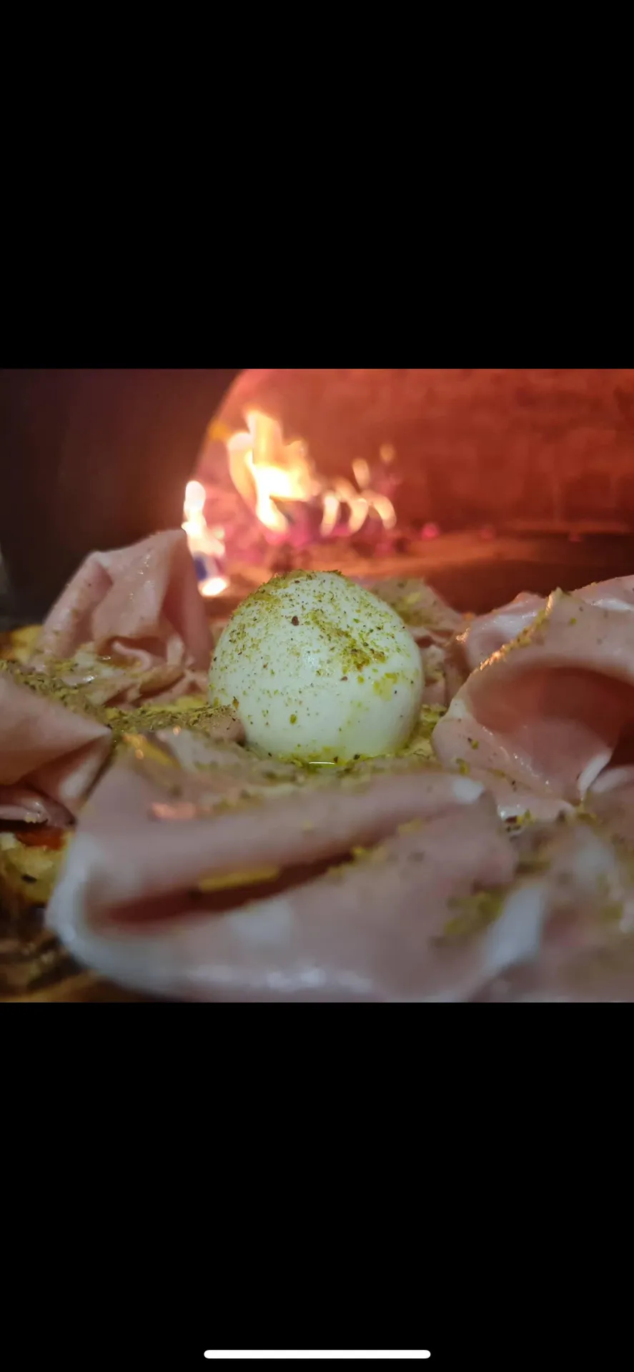Pizza artigianale con mozzarella di bufala