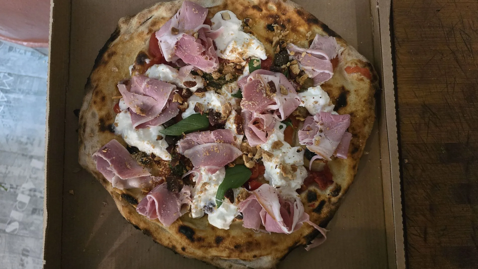 Atmosfera accogliente della Pizzeria Baccanale