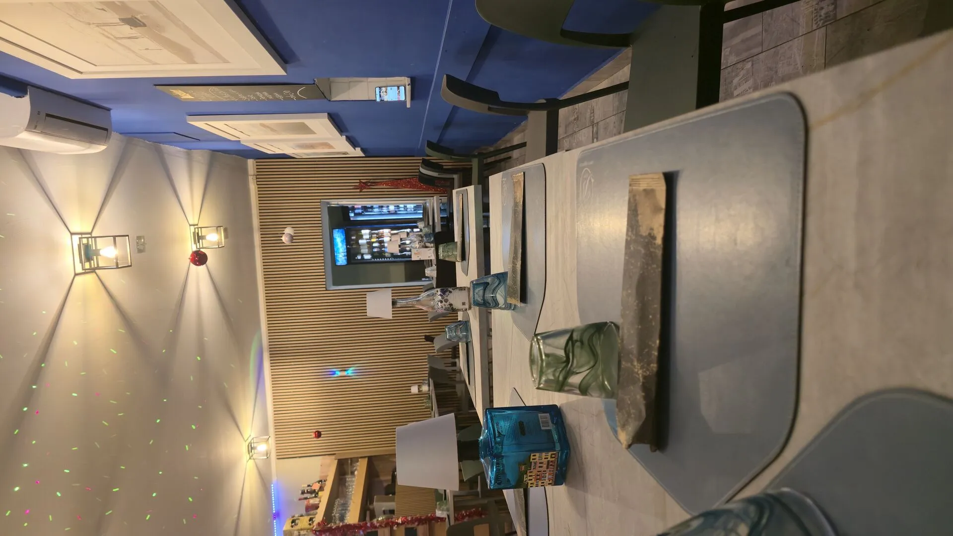 Pizza margherita cotta nel forno a legna